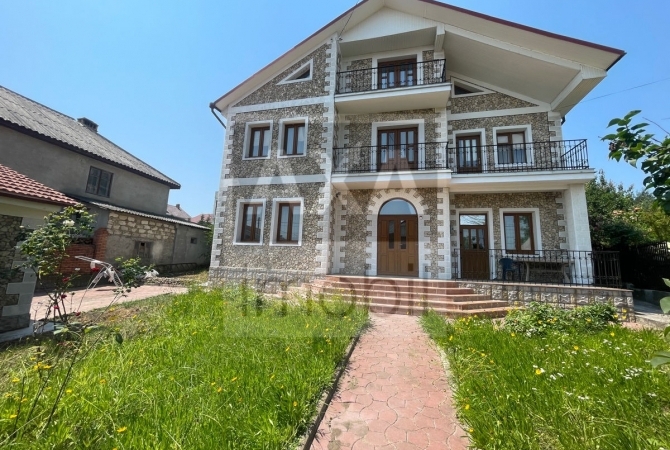 Ialoveni, str. Merilor