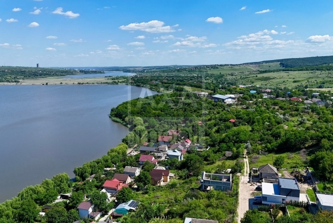 Ialoveni, s. Suruceni 